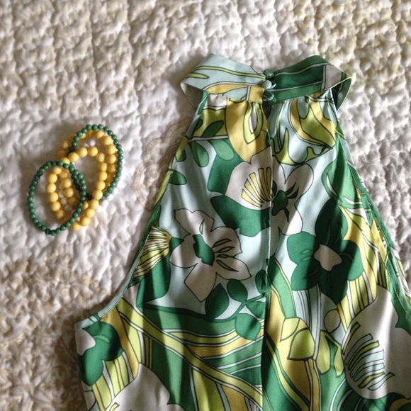 Adorable top - Picture 2 of 4